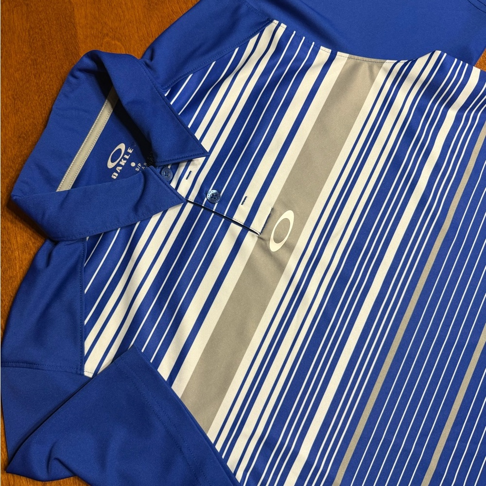 Oakley Men’s Small Royal Blue and White/Grey Striped Golf Polo